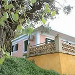 Tonias - Thea House And Vrachos Attic Case de vacanță *