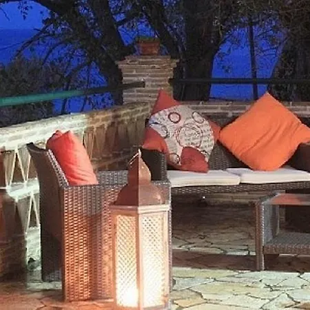 Tonias - Thea House And Vrachos Attic *