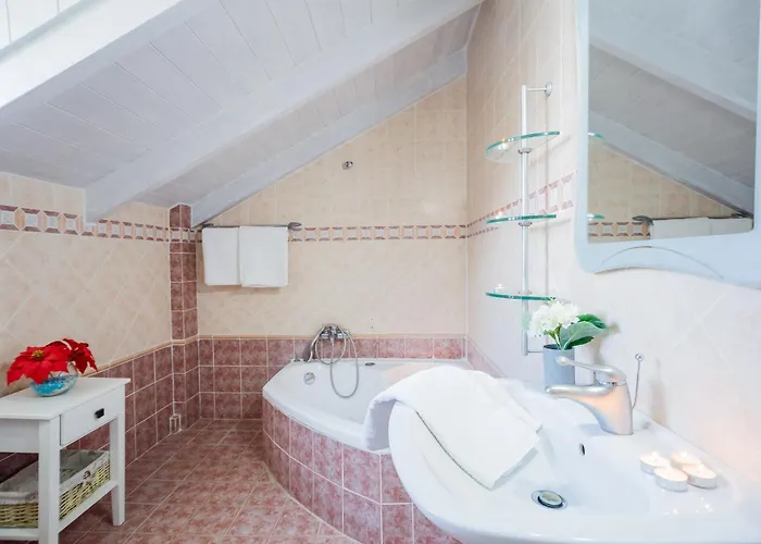 Tonias - Thea House And Vrachos Attic Аликанас