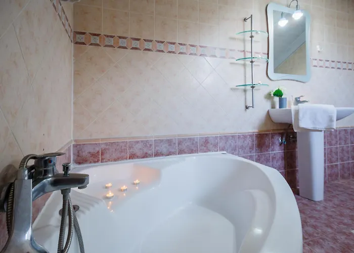 Tonias - Thea House And Vrachos Attic * Аликанас