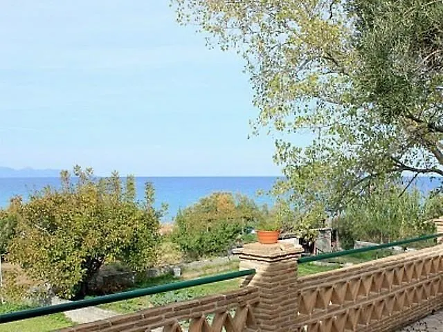Tonias - Thea House And Vrachos Attic Аликанас